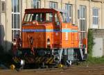 V22 (MaK G321B) der HGK rangiert auf dem BW in Brhl , aufgenommen am 19.10.09