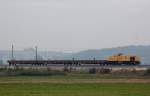 Dieser schne, kleine Kurzgterzug war am 30.09.09 auf der Strecke Ulm-Augsburg unterwegs. Die MAK G1206, XR 01, der X.R. Gleislogistik, aufgenommen kurz nach Burgau.