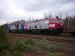 Eine MaK G2000 und eine V160 mit leeren Holzwagen in Munster. (28.03.2009)