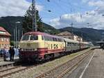 BR 218 105-5 mit (DZ 28971 Rottweil -> Hausach) im Bahnhof Hausach. 23.August 2025 