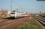 101 034 erreicht am 25. April 2009 mit dem EC 378 den Bahnhof Greifswald.