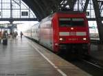 Hier fhrt die 101 027-1 mit ihrem IC 2141 aus Kln Hbf auf Gleis 13 in den Leipziger Hbf ein. Nach einem kurzen Aufenthalt fhrt er als IC 2034 nach Oldenburg (Oldb).