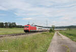 101 094-1 zieht bei Oberdachstetten den IC2082/84 Obersdorf/Berchtesgarden - Hamburg Altona in Richtung Norden. 08.06.24