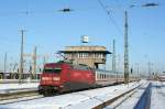101 015 mit IC 2140 bei der Ausfahrt in Leipzig Hbf, 12.01.2009