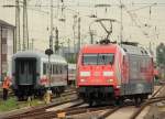 Zum ersten Mal die Eintracht Frankfurt 101 110-5 in Frankfurt Hbf 29.08.2012  