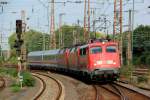 Pbz 110 428-0 und zwei 120er und zwei IC Waggons am 16.09.2012 in Essen Hbf