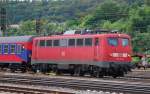 110 210-2, aufgenommen am 12.09.09, bei der Durchfahrt durch den Bahnhof Treuchtlingen.