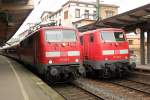 111 120-2 und 111 011-3 am 13.06.2012 in Wuppertal Hbf