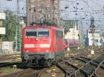 111 010 fuhr am 18.9.2012 LR durch den Klner Hauptbahnhof