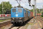 BR 151 085-8 und BR 140 ???-? von EGP mit Containerzug bei der Durchfahrt HH-Bergedorf. 9.Juli 2025