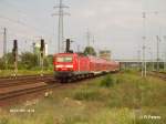 143 193-1 verlsst Berlin-Schnefeld mit den RE7 geschoben. 14.08.07