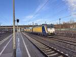 BR 146 506 (146-06) von Metronom als (RB31 / ME 81621 Hamburg Hbf -> Lneburg) bei der Ausfahrt HH-Harburg. 20.Dezember 2024