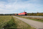 152 127-7 + 185 045.2(kalt) zieht bei Pölling mit einem gemischten Güterzug in Richtung Regensburg. 17.10.24