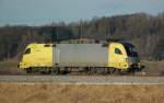 ES 64 U2-096, aufgenommen 07.02.08, bei einer Solofahrt auf der Strecke Ulm-Augsburg, kurz nach Burgau.