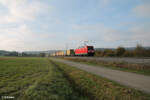 187 183 zieht bei Pölling ein DHL Containerzug in Richtung Regensburg. 26.10.24