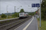 147 552 mit dem IC2 4890 in Welschingen. Juli 2025.