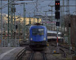 182 523 von Beacon fährt mit dem TRI-Ersatzzug aus Stuttgart aus. Februar 2026.