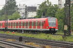 BR 423 058/558 + 423 ???/??? als (S7 München Hbf Gl.27-36 -> Wolfratshausen) bei der Einfahrt München-Heimeranplatz. 26.Juli 2025
