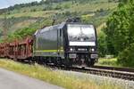 185 565 mit leeren Autotransportwagons in Thüngersheim gen Würzburg Hbf fahrend am 29.5.2025