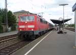 111 106 als RE Nrnberg - Wrzburg bei der Einfahrt in Neustadt (Aisch). 21.06.2008