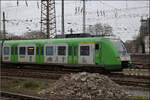 422 017 und 422 005 erreichen Duisburg. Februar 2026.
