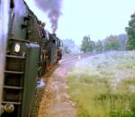 ....und immer rin in die Vollen. Mit Volldampf und voller Fllung legen sie die 012 und 23er mit ihrer Wagenschlange in die Kurve. Ein Konzert in Kohle und l im 5-Zylindertakt. Welches Eisenbahnherz bleibt da in seinem Rhythmus?