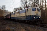 Die ozeanblau/beige BB151 073-4 (91 80 6151 073-4 D-BYB) der BayernBahn GmbH (Nördlingen) fährt am 22 Januar 2026, mit dem 'Henkelzug' (Langenfeld/Rhld. nach Gunzenhausen), durch Kirchen/Sieg in Richtung Siegen.

Die 151 073-4 wurde 1974  ...