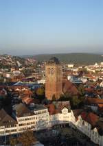Am 16.10.2006 war ich auf dem Lullusfest (Oktoberfest fr Bad Hersfeld) und konnte vom Riesenrad aus folgendes Bild machen.
Das Riesenrad berragt sogar den hchsten Turm Bad Hersfelds.
Wie klein die Leute unten aussehen, wie Ameisen ;-)