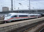 Ein ICE 3 im Bahnhof Mnchen.
