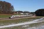 412 226 war als  ICE 114  am 19. Januar 2025 bei Axdorf in Richtung Mnchen unterwegs.