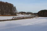 412 218 war als 'ICE 116' am 1. Januar 2026 bei Axdorf auf dem Weg nach Frankfurt.