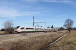 412 203 war als  ICE 116  am 10. Februar 2026 bei �bersee am Chiemsee in Richtung Frankfurt
unterwegs.