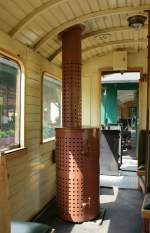 Diese voluminsen Ofen sollen in der kalten Jahreszeit den Reisenden im Rasenden Roland Wrme spenden. Was da jedoch verheizt wird entzieht sich meiner Kenntnis.
(Juni 2009)