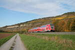 Nchschuss auf 445 045 als RE 55 4622 Bamberg - Frankfurt/Main bei Thüngersheim. 21.10.24