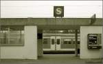 S-Bahnhof Rommelshausen, schlichte funktionale Gestaltung ohne weiteren Anspruch. 01.11.2007 (Matthias)