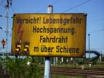 Die Frage die man sich jetzt stellt: Wie hoch ist die Oberleitung sonst, hher? Und sind 3,5 bis 4 Meter genug Sicherheitsabstand fr 15.000 Volt? Rbf Wustermark, Tag der offenen Tr, Mai 2009