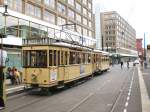 T24-Zug an der Hst. S-Bhf Alexanderplatz-Diercksenstrasse, Juli 2009
