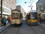 Tw 3802 neben Niederflurwagen an der Hst. Alexanderplatz, Sommer 2007
