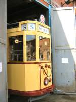 Tw 60 am Tor der Wagenhalle altes Depot Bachgasse, 2.9.2009