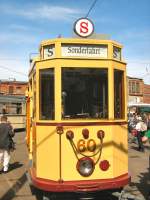 Tw 60 steht vor der Wagenhalle, altes Depot Bachgasse - 9. 5. 2009
