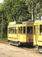 Tw 60 an der Endstelle Messegelnde (dahinter Verstrkungs Tw 41) am 9.5.2009