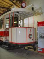 Hist. Tw 2 der Strassenbahn Halle im Museumsdepot, 19.9.2009