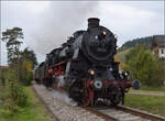 Mit Dampf zur Winzer-Kirwi.

58 311 bei der berfhrung der Umgehungsstrae in Kappelrodeck Ost. Oktober 2025. 