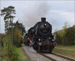 Mit Dampf zur Winzer-Kirwi.

58 311 bei der berfhrung der Umgehungsstrae in Kappelrodeck Ost. Oktober 2025. 