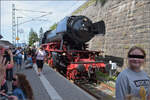 Dampf im Hochschwarzwald. 

23 042 umringt von begeisterten Menschen in Seebrugg. Aber was wären Museumsfahrten ohne Begeisterung. September 2025.
