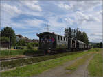 Kurzer Besuch beim Kanderli. 

Der Museumszug mit Lok 30 fhrt aus Rmmingen in Richtung Binzen aus. Juli 2024.