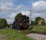 Kurzer Besuch beim Kanderli. 

Der Museumszug mit Lok 30 fhrt in Rmmingen ab. Juli 2024.