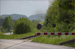 Abschiedfahrten von 52 7596.

Auf Bergfahrt beim Bahnübergang bei Grimmelshofen. Mai 2025.