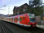 S 12 Au/Sieg - Siegburg - Kln HBF - Dren am 20.04.2008 um 16.32 Uhr abfahrbereit im Bf. Herchen/Sieg. Die Abfahrt verzgert sich aufgrund von Bauarbeiten auf der Strecke.
