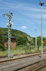 Ausfahrsignal von hinten und nocheinmal eine Pilzlampe in Sassnitz. 
(Juni 2009)